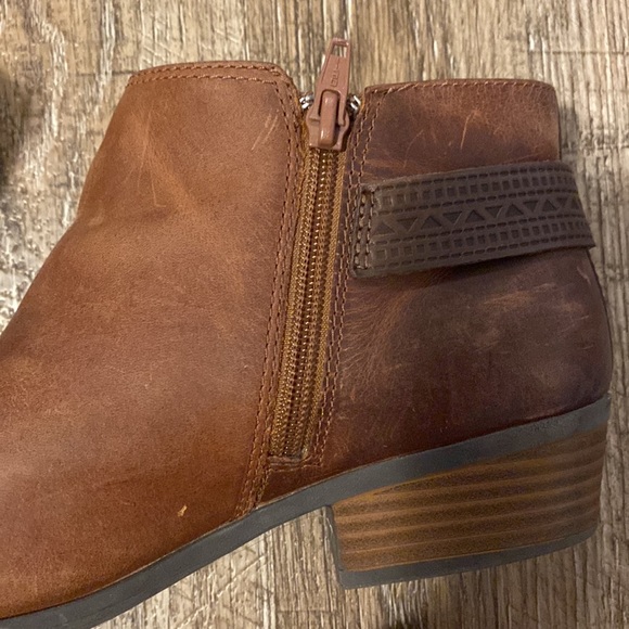 Clarks Booties GUC - Picture 5 of 7